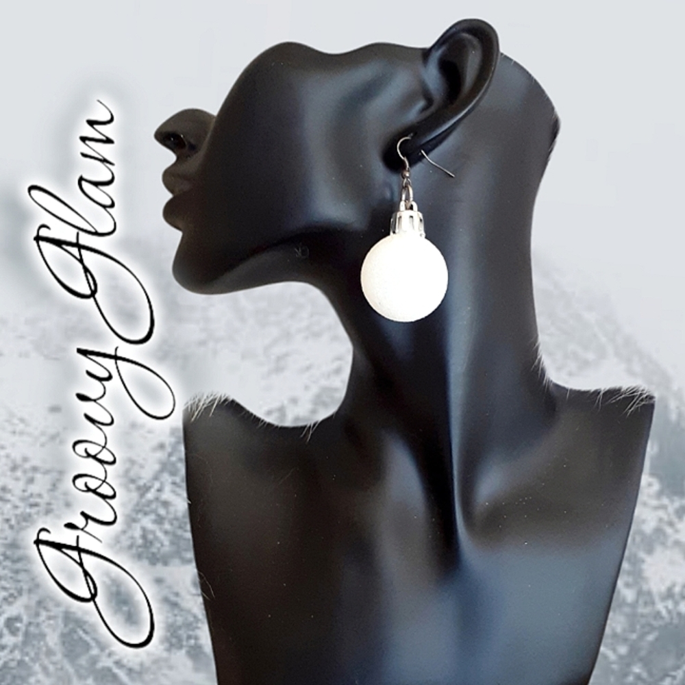 GROOVY GLAM Handmade Snowball White Frosted Mini Ornament Earrings
